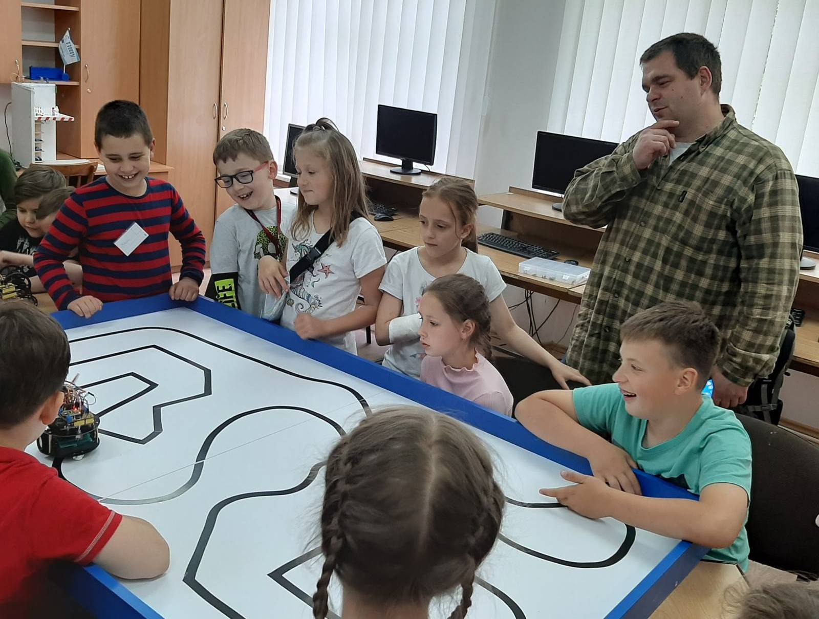 Знайомство з роботехнікою